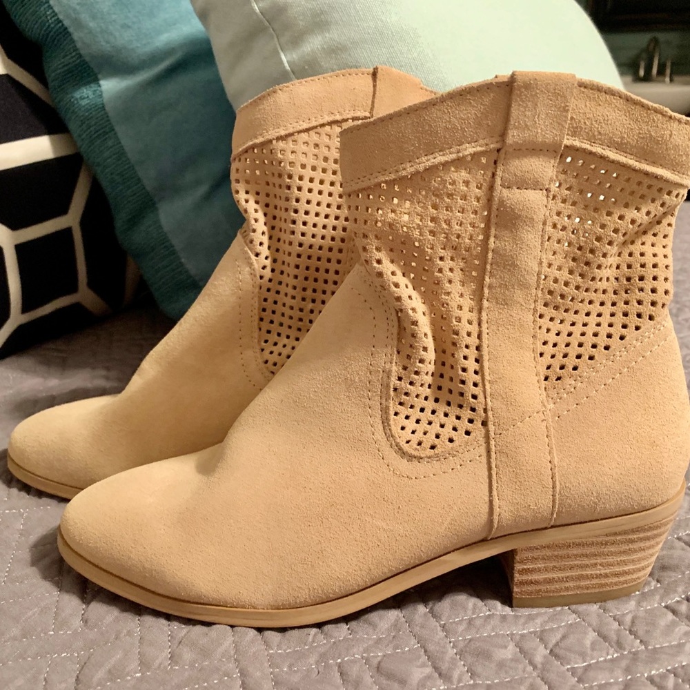 Sole Society leather booties NWOT